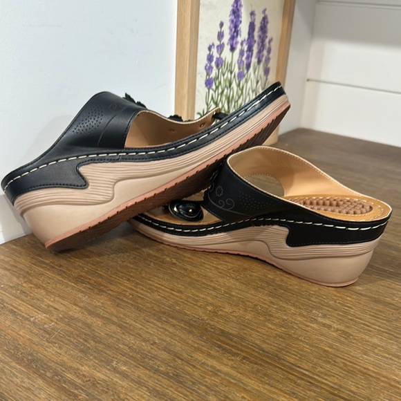 🎉 Elegant Black Women's Wedge Comfy Sandals - Picture 6 of 10